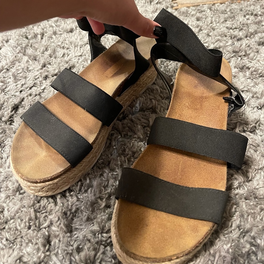 steve madden platform sandals, size 9.5